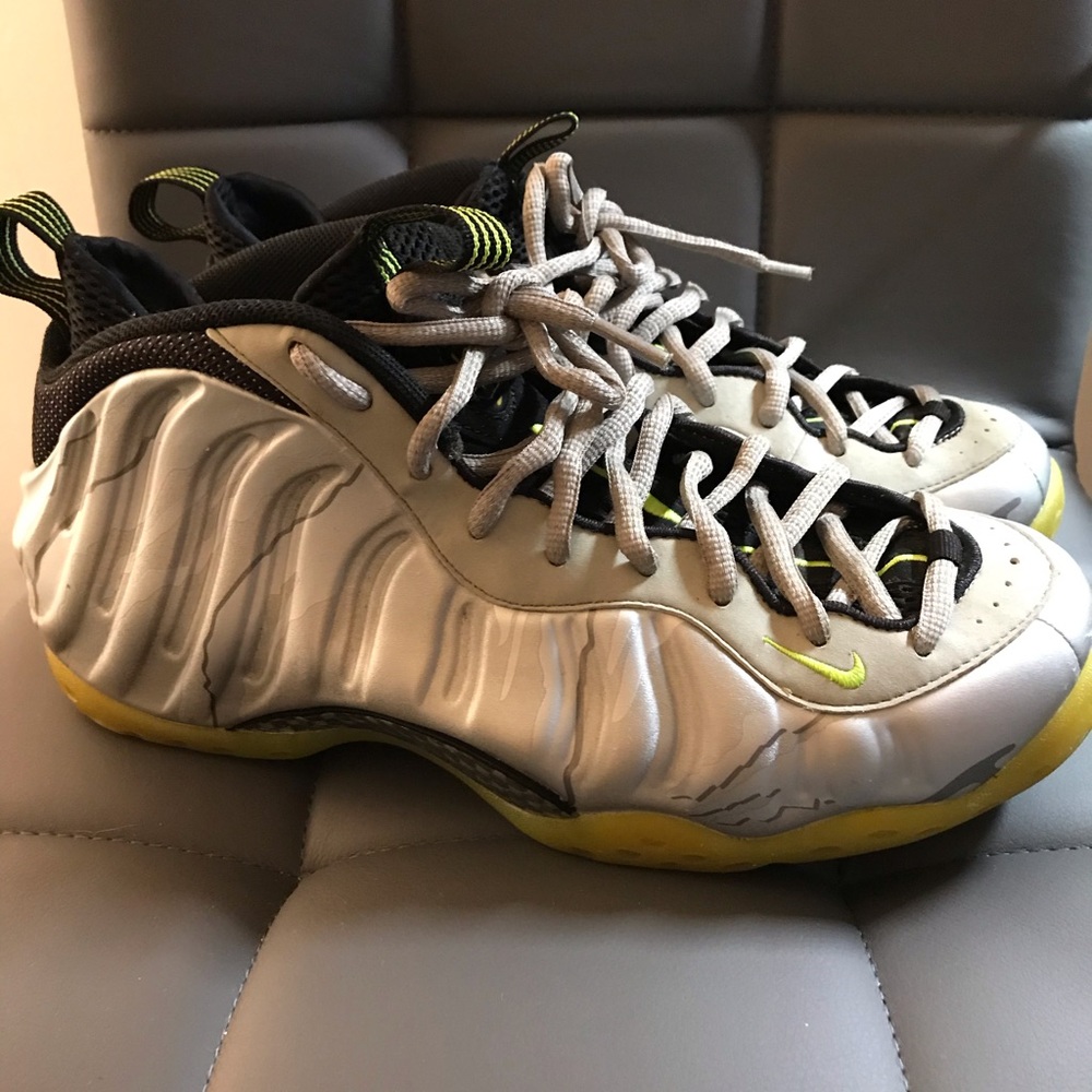 Silver 🔴 SOLD 🔴Camo Nike Foamposites Size 12